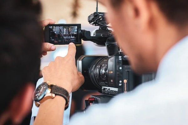 Location de matériel audiovisuel pour tournage : Comment s'y prendre ?